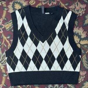 H&M knitted cropped sweater vest